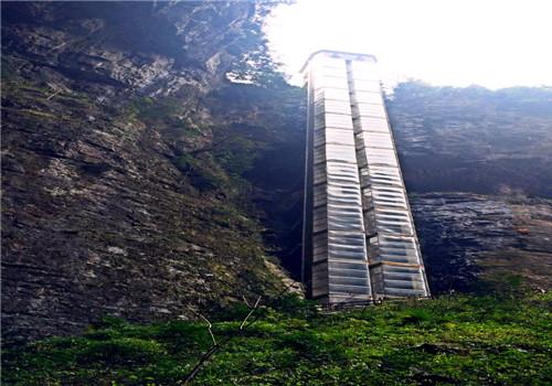 重庆大足石刻,天生三硚,龙水峡地缝双飞4日●(春航9c8897/9c8868)