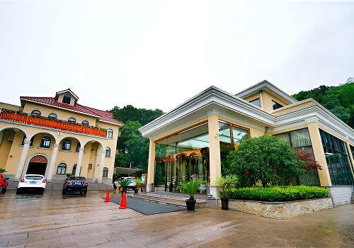 住宿:佘山森林宾馆用餐:用餐:推荐景点: 【佘山国家森林公园】上海